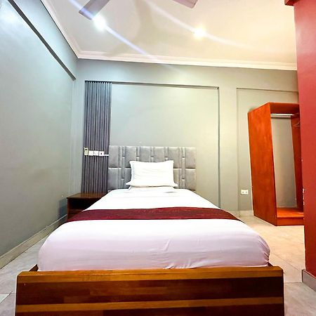 Triple Hill Hotel Weija Exterior photo