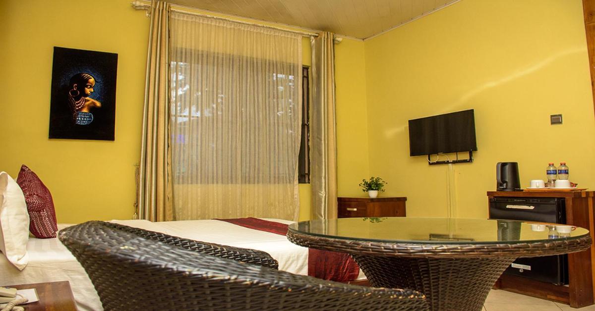 Triple Hill Hotel Weija Exterior photo
