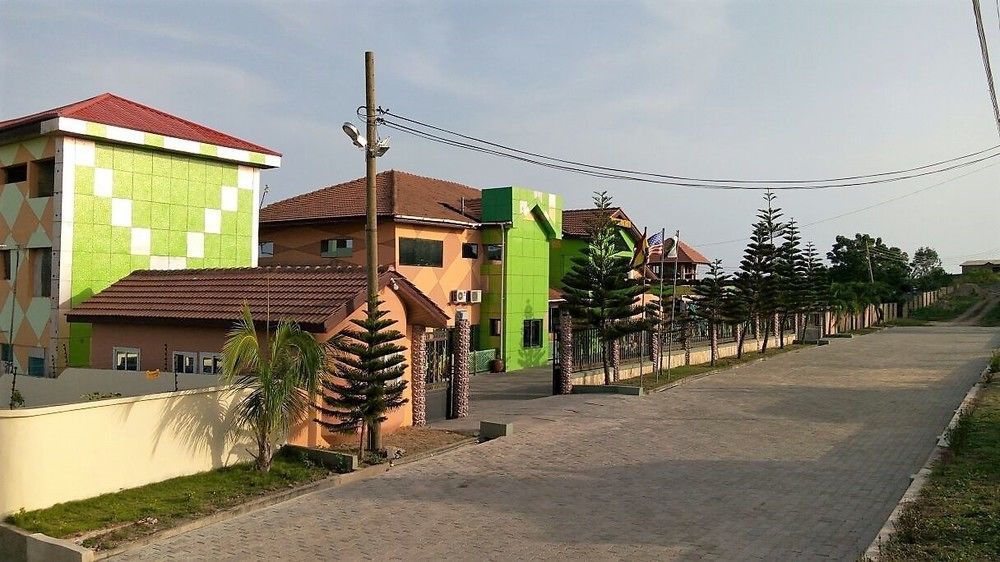 Triple Hill Hotel Weija Exterior photo